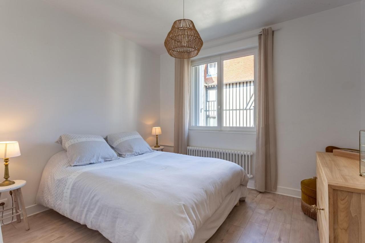 Le Carrousel - Appartement Avec Studio Attenant Довил Екстериор снимка