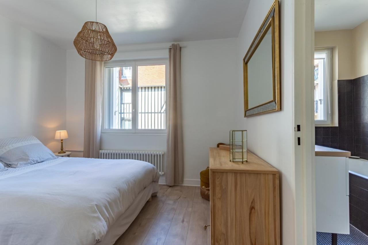 Le Carrousel - Appartement Avec Studio Attenant Довил Екстериор снимка